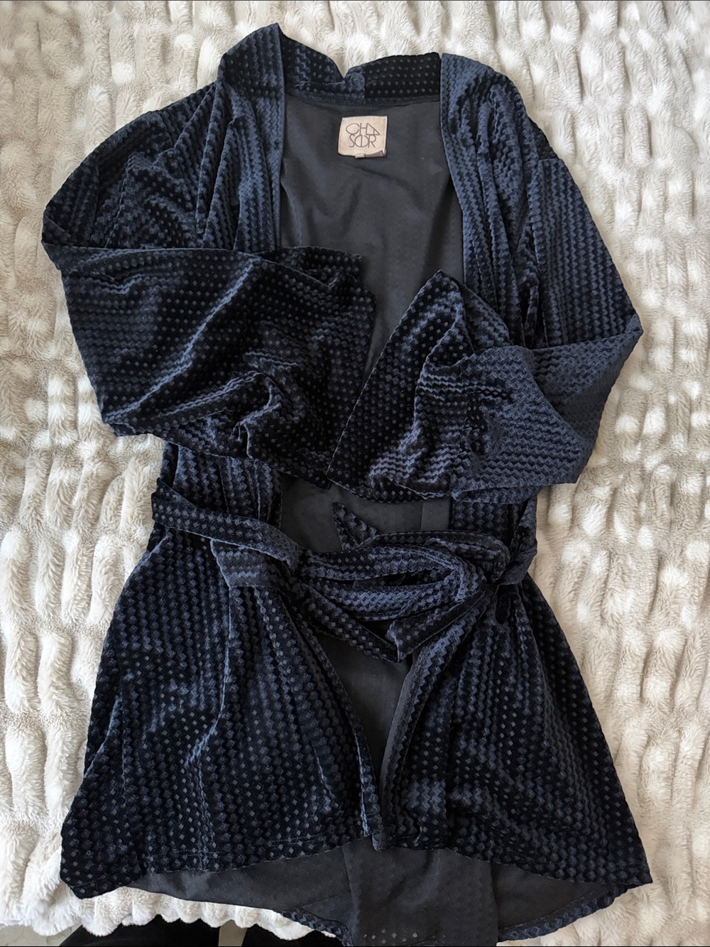 Chaser velvety feel robe